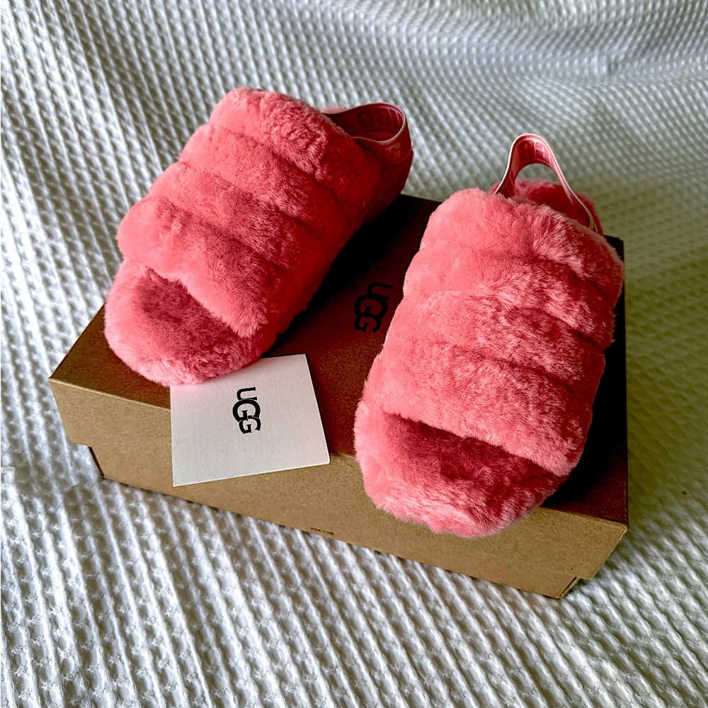 [UGG] Pink Fluff Yeah Slides | US 7 NWT